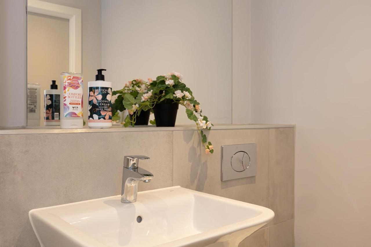 Contemporary 3 Bedrooms Apartment Manchester City 外观 照片
